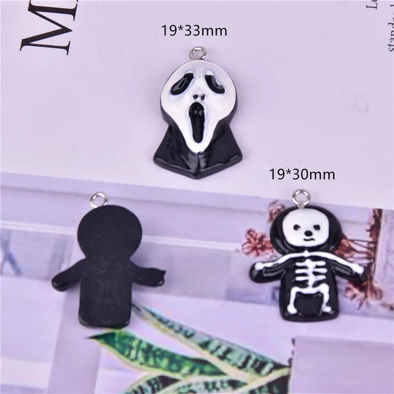 10pcs  Evil Skull Halloween Resin Charms