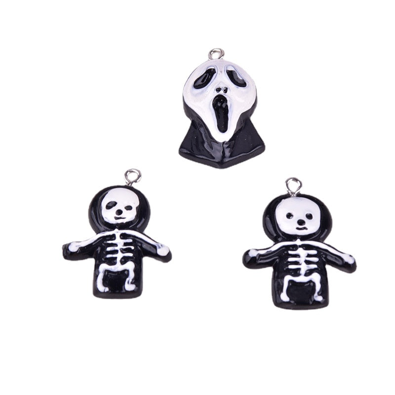 10pcs  Evil Skull Halloween Resin Charms