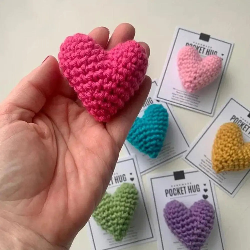 Crocheted Heart Pocket Hug Greeting Card Knitted Heart Keepsake Ornament Workmanship Encouragement Gift Cute Knitted